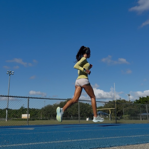 Meet your Posher, Mandi - Picture 3 of 3